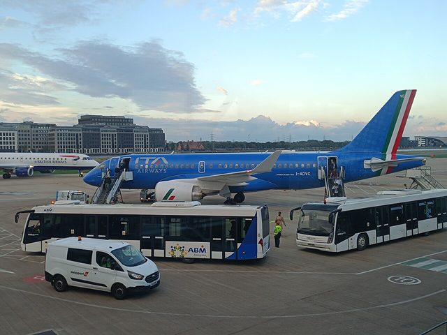 Airbus-Bombardier Airbus A220-100 (BCS1)