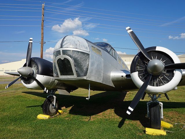 Beech 18 (BE18)