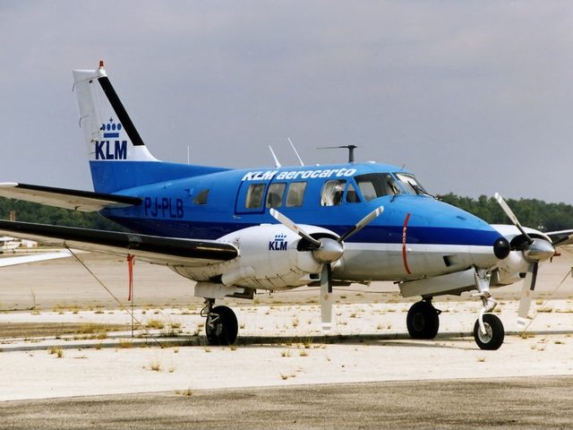 Beech Be-80 Queen Air (BE80)