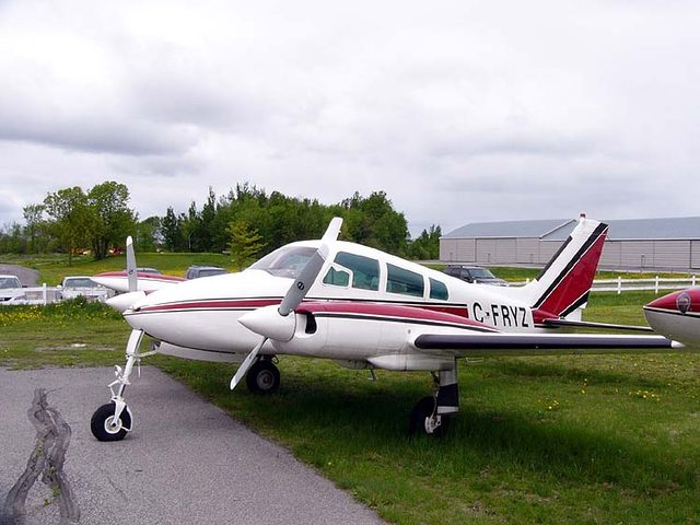 Cessna 310 (C310)