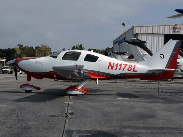 Lancair-Cessna Lancair Lc-40 Columbia 300 (COL3)