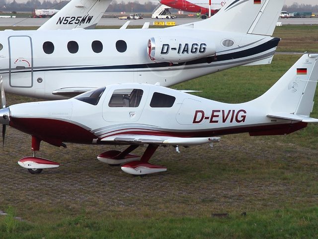 Lancair-Cessna Lancair Lc-41 Columbia 400 (COL4)