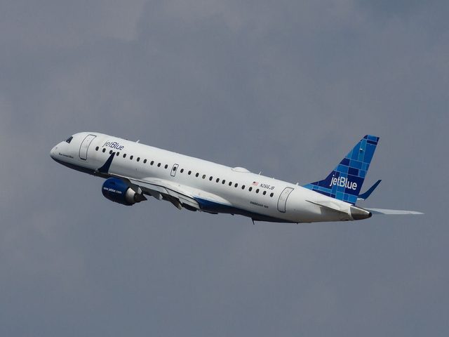 Embraer 190 (E190)