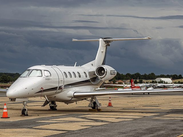 Embraer Phenom 300